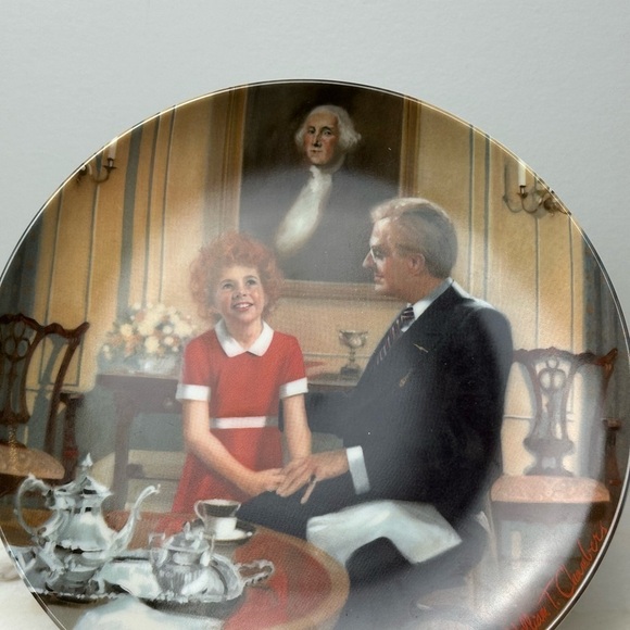 Edwin M Knowles Annie Collection Plate 1985 - Picture 3 of 8